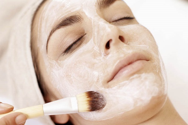 Sữa chua không chỉ tốt cho tiêu hóa còn giúp dưỡng ẩm và phục hồi da khi bị tổn thương