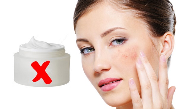 Phần lớn dị ứng da mặt do dị ứng mỹ phẩm gây ra