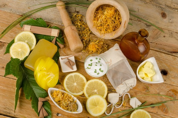 Ưu tiên chọn sản phẩm chăm sóc da mặt chiết xuất từ thiên giảm nguy cơ dị ứng da mặt