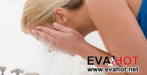 Rửa mặt bằng nước muối thường xuyên có tốt không